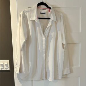 Women’s White Button-Down Shirt - Classic Collared Blouse